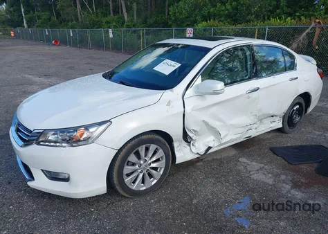 2013 Honda Accord Touring z USA, uszkodzony, nr VIN 1HGCR3F93DA030525